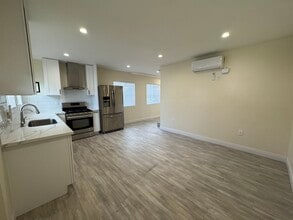 756 Harps St in San Fernando, CA - Building Photo - Building Photo