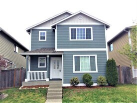 18321 96th Ave E in Puyallup, WA - Building Photo