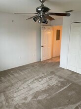 5455 Vineland Rd, Unit 3304 in Orlando, FL - Building Photo - Building Photo