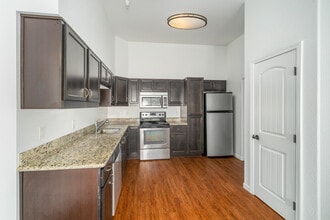 Legado de Ravel in Sacramento, CA - Foto de edificio - Interior Photo