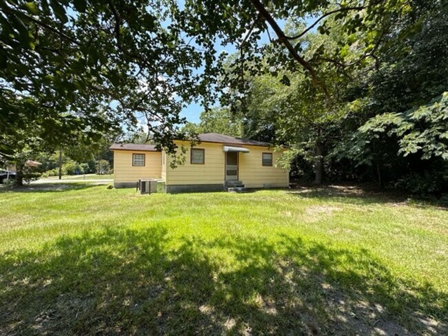 803 Woodard St in Dublin, GA - Building Photo - Building Photo
