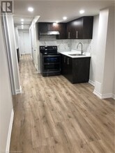 5568 Freshwater Dr in Mississauga, ON - Building Photo - Building Photo