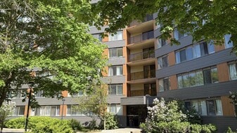 Ogilvie on the Park in Halifax, NS - Building Photo