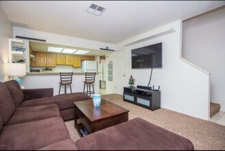 1645 W Baseline Rd in Mesa, AZ - Foto de edificio - Building Photo
