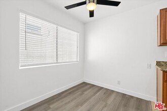 612 Huntley Dr, Unit 6 in West Hollywood, CA - Building Photo - Building Photo