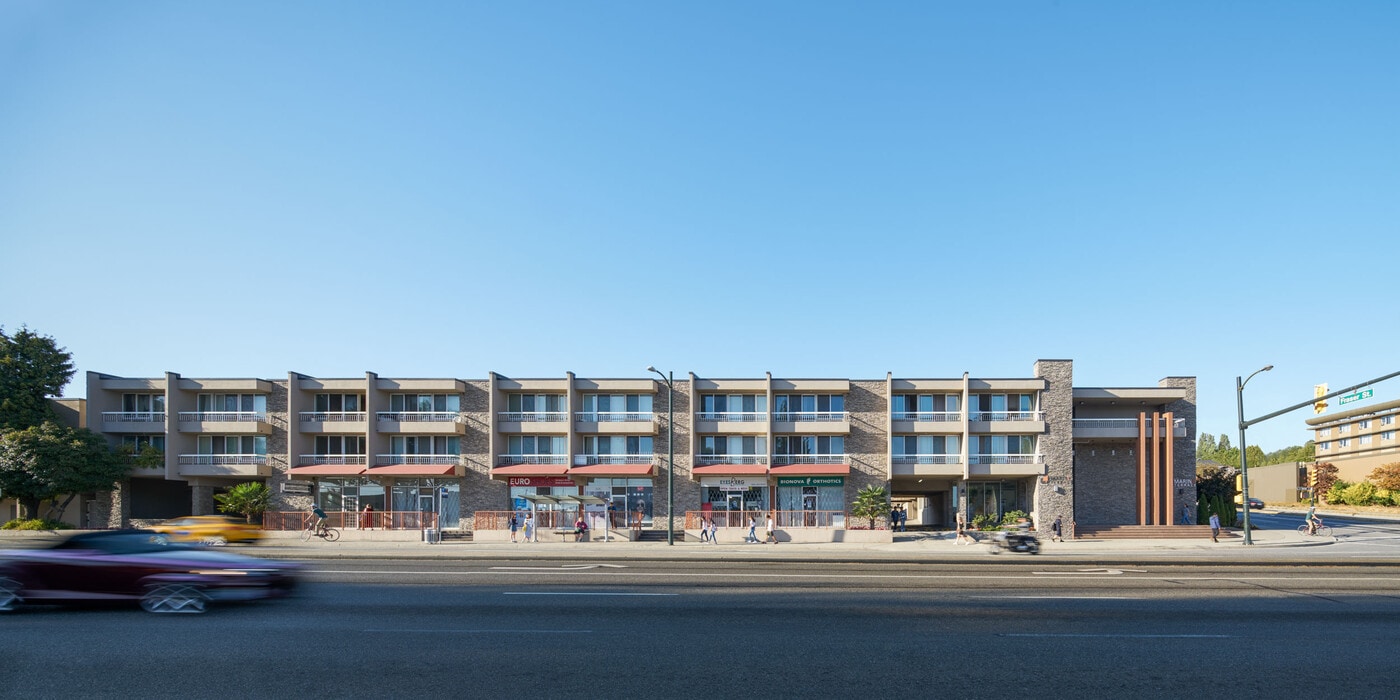 Marine Terrace in Vancouver, BC - Building Photo