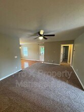 740 E Gallup Hill Rd in Nixa, MO - Building Photo - Building Photo