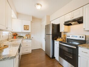 3025 Hula Dr in Mesquite, TX - Foto de edificio - Building Photo