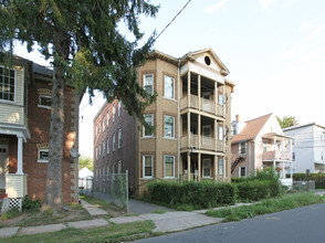 139 Lawlor St in New Britain, CT - Building Photo - Building Photo