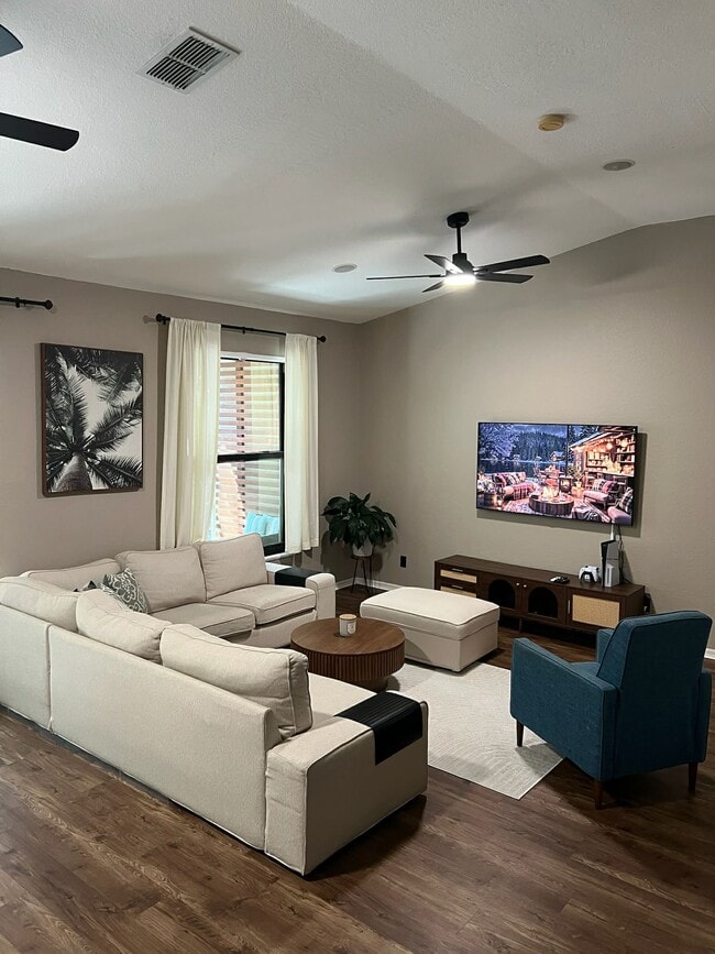 7575 Meadow Lakes Dr in Naples, FL - Building Photo - Building Photo