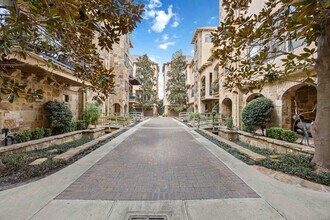 328 Bomar St in Houston, TX - Foto de edificio - Building Photo