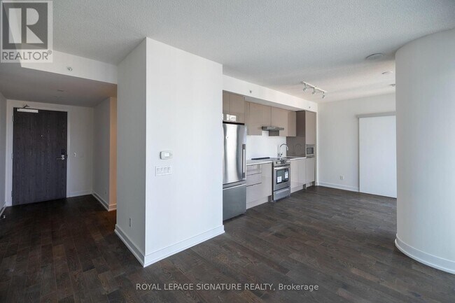 property at 25-1425 Richmond St E