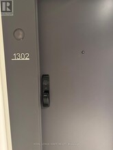 2075 Lakeshore Rd. in Burlington, ON - Building Photo - Building Photo