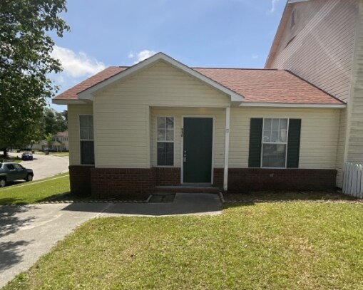 996 W Pueblo Dr in Jacksonville, NC - Building Photo