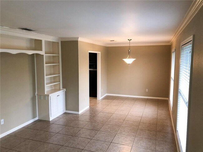 9001 Pointer Ln in Austin, TX - Building Photo - Building Photo