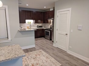 1143 Maple Ave, Unit 2 in Evanston, IL - Foto de edificio - Building Photo