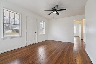 202 W Peach St in Midwest City, OK - Building Photo - Building Photo