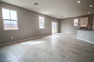 1417 Overseer Ave in Henderson, NV - Building Photo - Building Photo