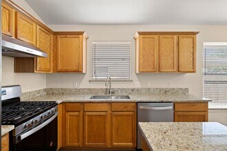 1116 Miss Kimberly's Ln in Pflugerville, TX - Foto de edificio - Building Photo