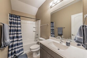 1116 Kingbird Ln in Alvarado, TX - Building Photo - Building Photo