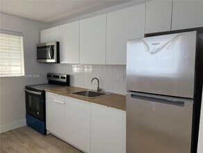 1300 NE 110th St in Miami, FL - Building Photo - Building Photo