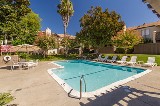 Ardendale Apartments in Sacramento, CA - Foto de edificio - Building Photo