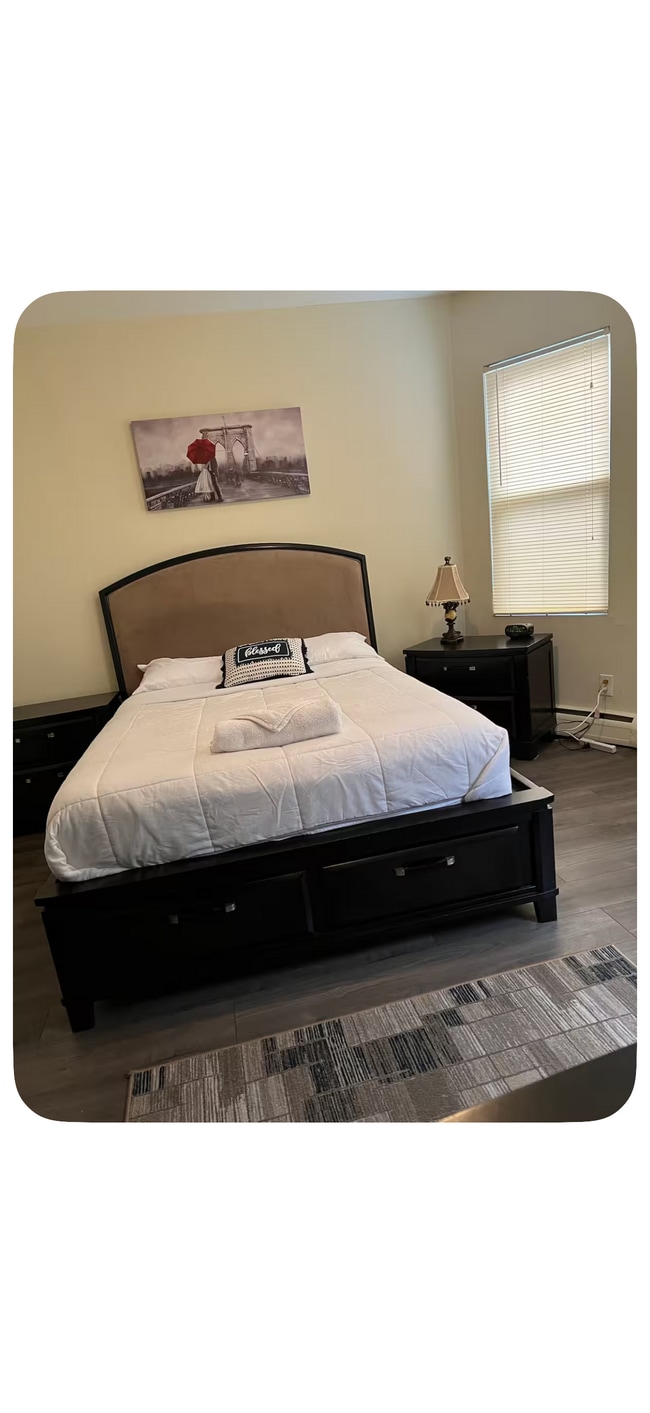 property at 346 Victory Blvd