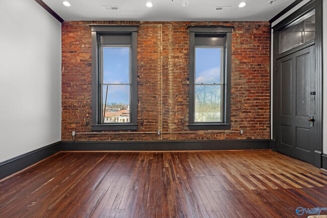 property at 719 Bank St NE