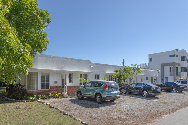 1500 NE 6th Ct in Fort Lauderdale, FL - Foto de edificio - Building Photo