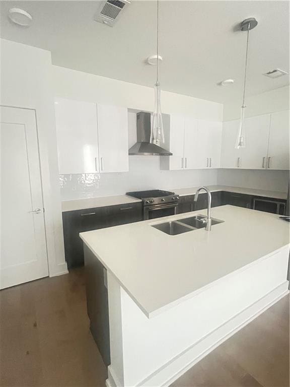 property at 775 Juniper St NE