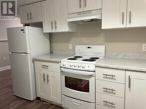 513 Beaver Ct in Milton, ON - Building Photo - Building Photo