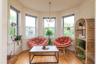 3413 N Elaine Pl, Unit # 01 in Chicago, IL - Building Photo - Building Photo