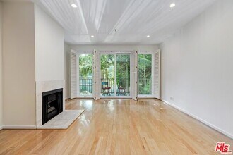 211 California Ave in Santa Monica, CA - Foto de edificio - Building Photo