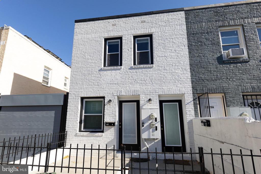 1227 16th St NE in Washington, DC - Building Photo