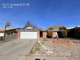8121 Shannon St NE in Albuquerque, NM - Building Photo