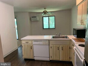 400 Campbell Cir in Downingtown, PA - Building Photo - Building Photo