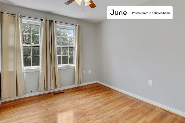 Room in Shared 7 bed/4 bath home in Washington, DC - Building Photo - Building Photo