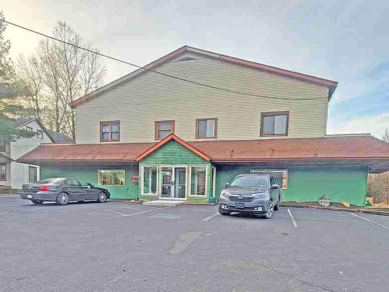 6631 PA-191 in Cresco, PA - Building Photo