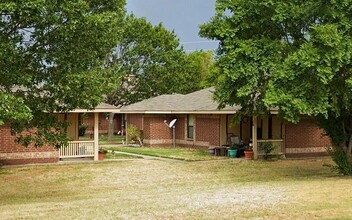 1000 League St S in Sulphur Springs, TX - Foto de edificio - Building Photo