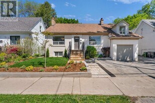 106 Florence Ave in Toronto, ON - Building Photo