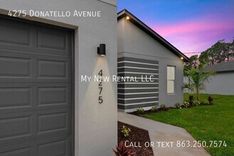 4275 Donatello Ave in North Port, FL - Building Photo - Building Photo