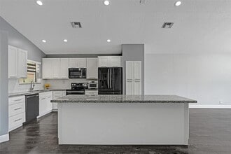5056 NW 95th Dr in Coral Springs, FL - Building Photo - Building Photo