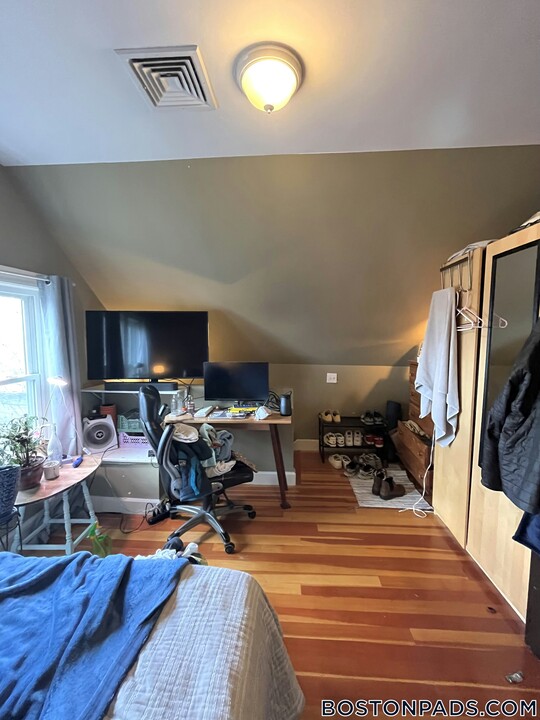 7 Boulevard Terrace in Boston, MA - Foto de edificio