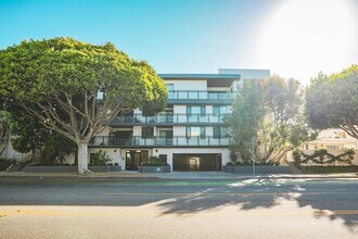 1115 SM Apartments in Santa Monica, CA - Building Photo - Building Photo