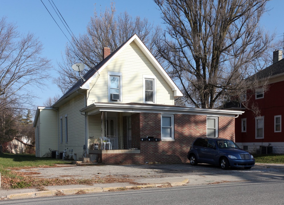 542 W Main St in Danville, IN - Building Photo