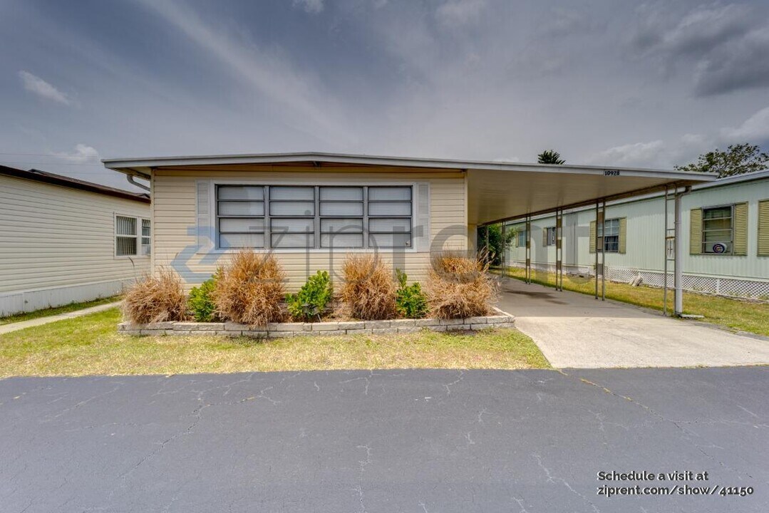 10928 Poplar St NE in St. Petersburg, FL - Building Photo