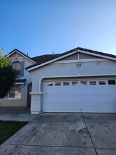 2036 La Rabyn Way in Yuba City, CA - Building Photo - Building Photo