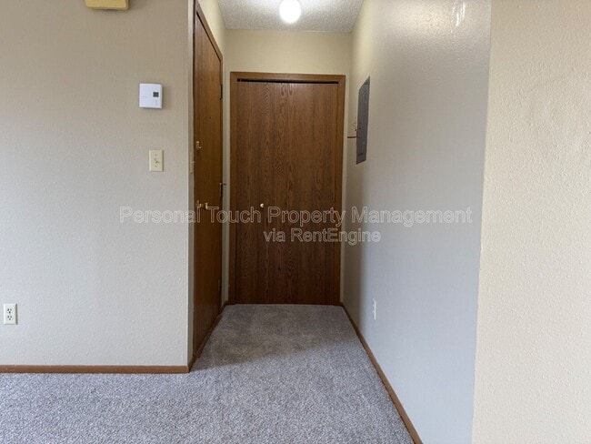 1003 19th St SW in Jamestown, ND - Building Photo - Building Photo