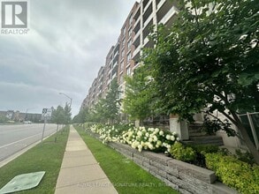 2480 Prince Michael Drive in Oakville, ON - Building Photo - Building Photo