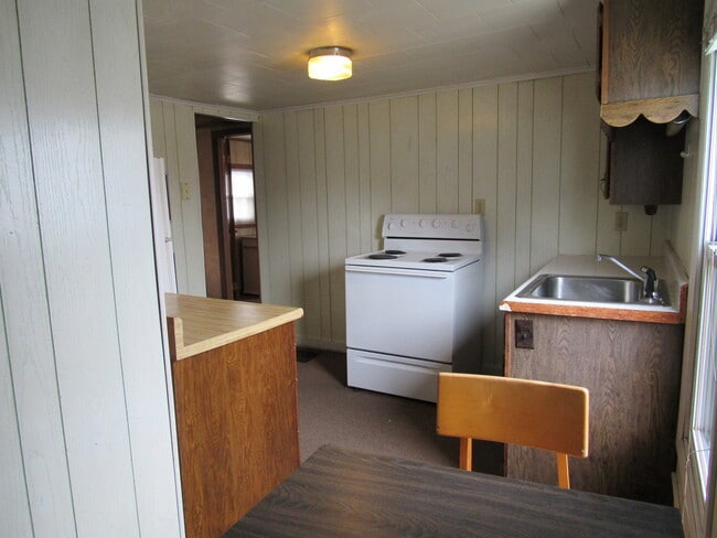 property at 121 S 8th St